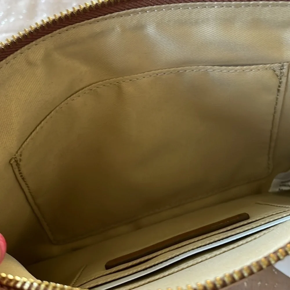 Brand New Lucky Brand Genuine Leather Pale Ecru Multi Yellow Zippered Wristlet